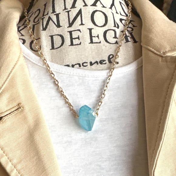 Raw blue Aura Quartz 14k gold gem short necklace - Picture 2 of 7